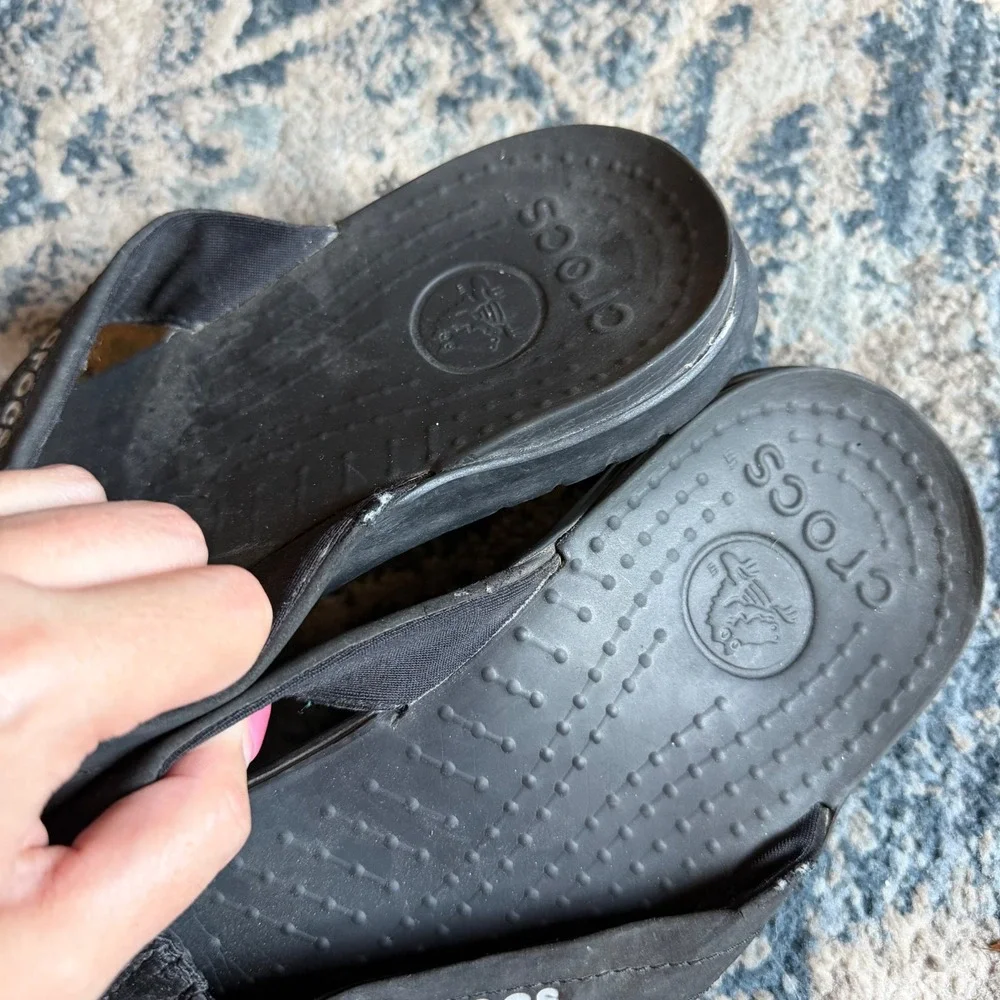 Crocs Athens Flip Flops Womens Size 9 Black Comfort Thong Sandals 10001‎